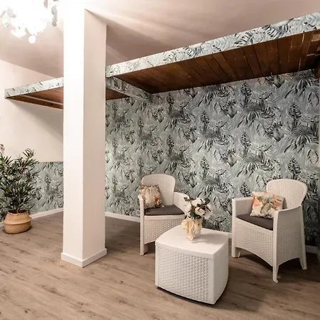 דירה Luxury & Big Villa Apartment 150 Mt Dal Mare ריצ'יונה