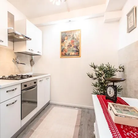 Luxury & Big Villa Apartment 150 Mt Dal Mare *