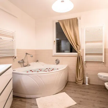 דירה Luxury & Big Villa Apartment 150 Mt Dal Mare