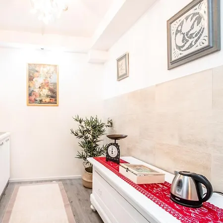 Luxury & Big Villa Apartment 150 Mt Dal Mare