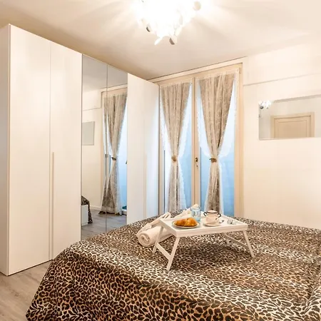 Luxury & Big Villa Apartment 150 Mt Dal Mare דירה
