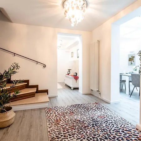 Luxury & Big Villa Apartment 150 Mt Dal Mare דירה ריצ'יונה
