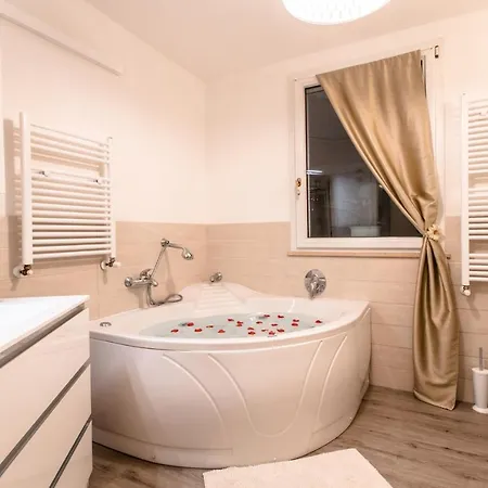 דירה Luxury & Big Villa Apartment 150 Mt Dal Mare