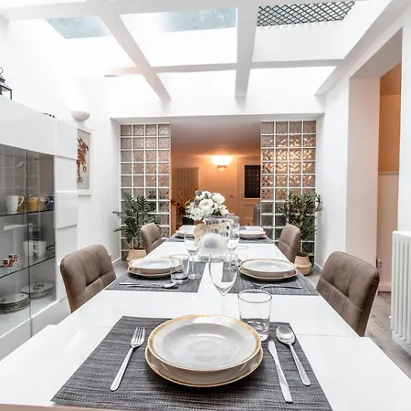 Luxury & Big Villa Apartment 150 Mt Dal Mare *