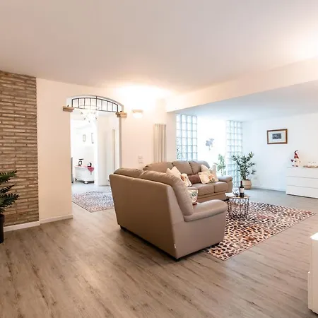 Luxury & Big Villa Apartment 150 Mt Dal Mare